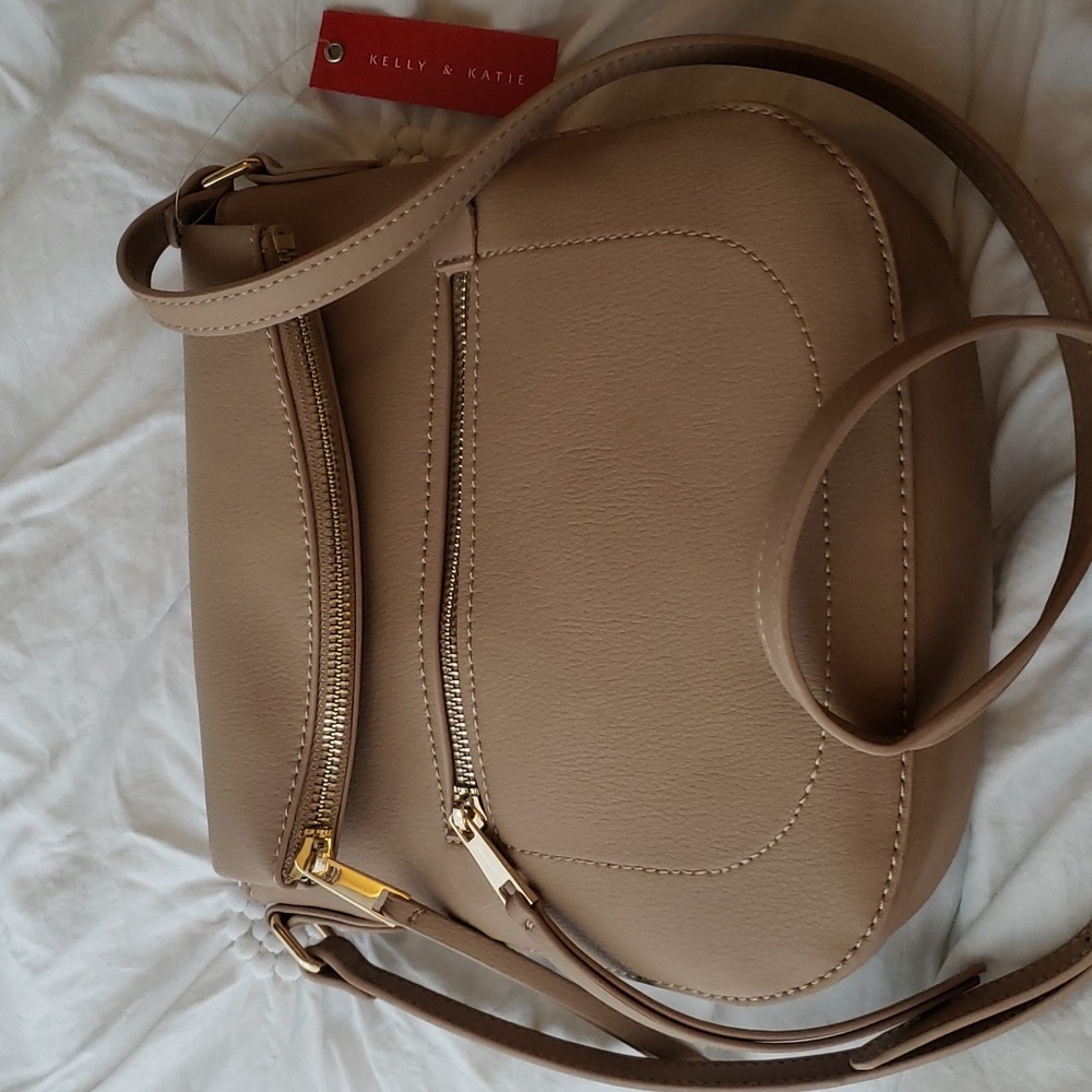 Crossbody purse